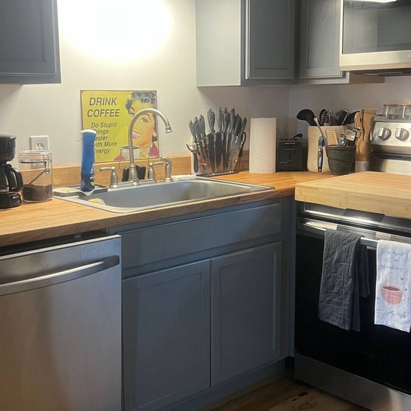 Cozy 2-bedroom condo with WiFi, AC in enchanting Colonels Island, GA.