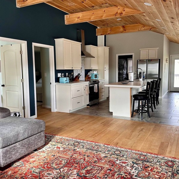 Cozy 2-bedroom house in peaceful Apalachin with heated floors