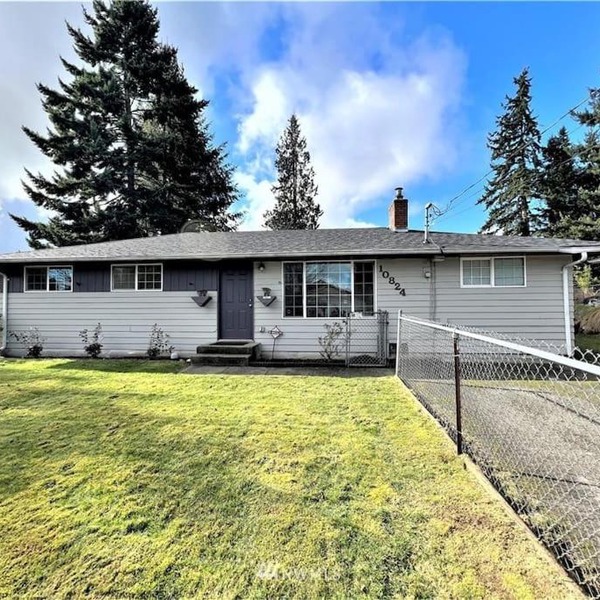 Cozy 5-bedrooms 2 baths house with hot tub