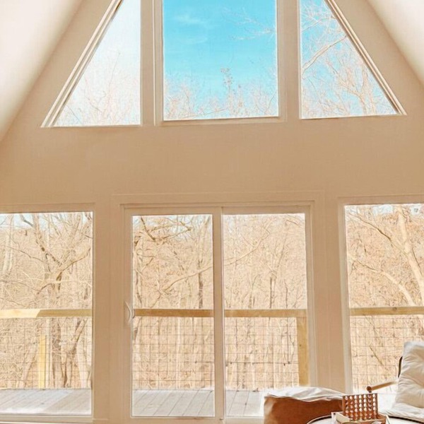 Cozy A-Frame Retreat by Beaver Lake, Minutes from Downtown Rogers