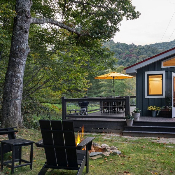 Cozy and comfortable, recently update studio house near Highlands and Cashiers