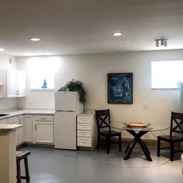 Cozy and Modern Downtown Sylva Studio