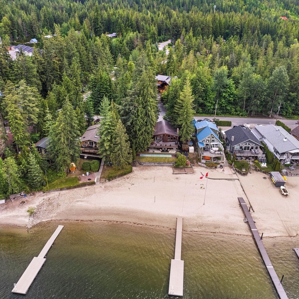 Cozy Beach Front getaway, with mountains and lake views all around.