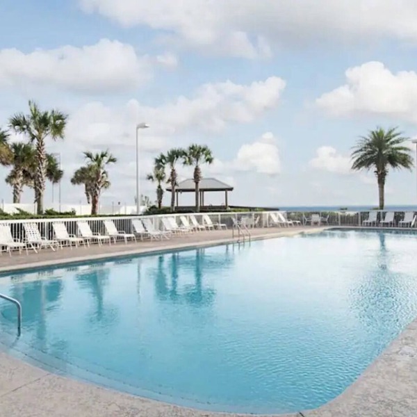 Cozy Beachside Condo in the heart of Orange Beach, AL