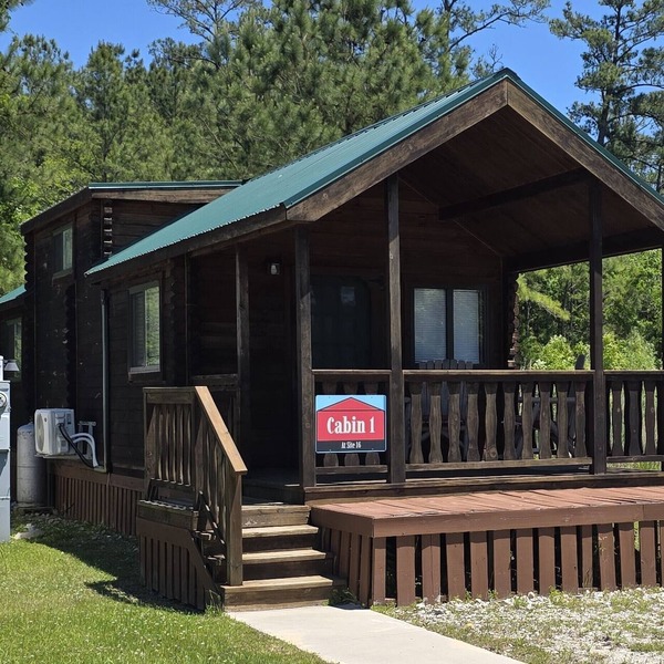 Cozy Cabin 1! Book your Spring and Summer vacations NOW!