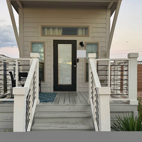 Cozy cabin in charming Austin with WiFi, AC