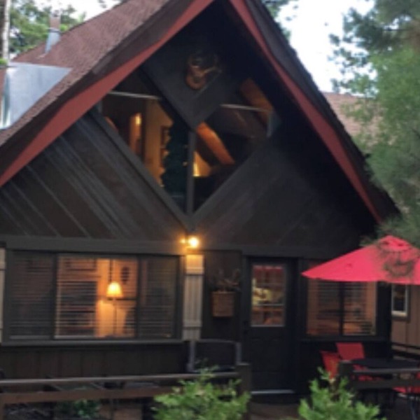 Cozy Cabin, Incline Village, Quiet Forest Setting, MAXIMUM 2 GUESTS