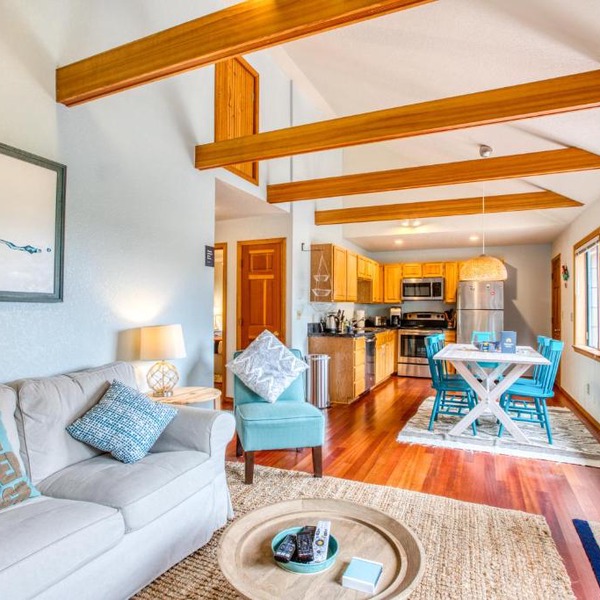 Cozy Cannon Beach Cottage by the Sea