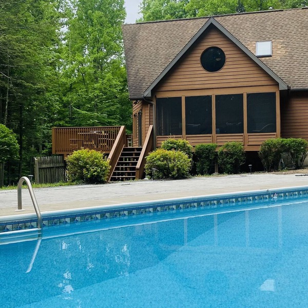 Cozy Cedar Chalet with Heated Pool