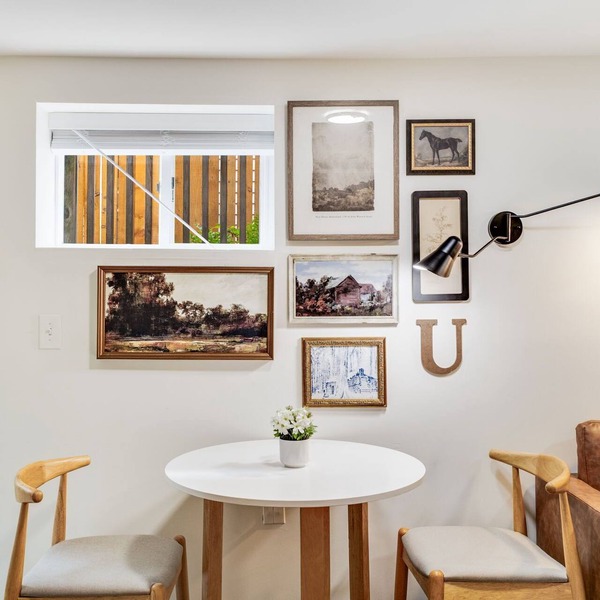 Cozy Chic 2BD/2BA U District Basement w/AC Walkable to UW, Light Rail Grocery