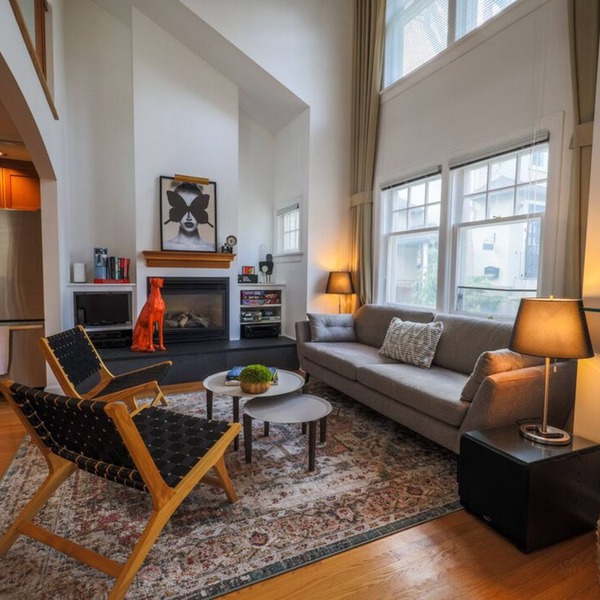 Cozy Cliff Bungalow Cottage: Inner City Oasis with Home Theater and Parking!