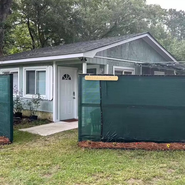 Cozy & Comfortable 2-Bedroom Cottage on James Island - minutes from Folly Beach!