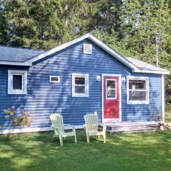 Cozy Contemporary Cottage 10 mins to beach