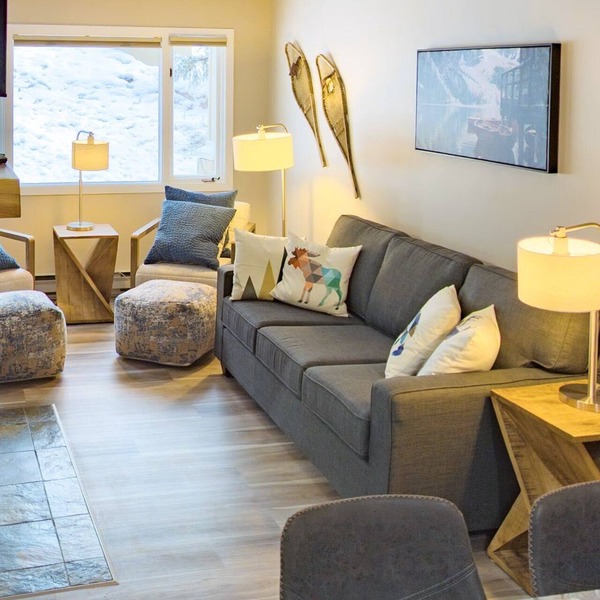 Cozy & Convenient Mountain Getaway | Ski In/Out | Hot Tub | Fireplace | Sleeps 8