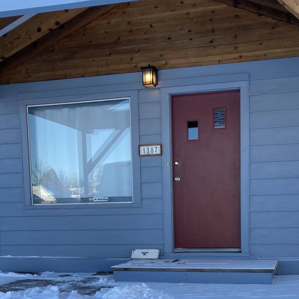 Cozy cottage home with eloquent accommodations.