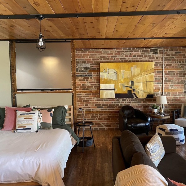 Cozy Downtown Studio Getaway