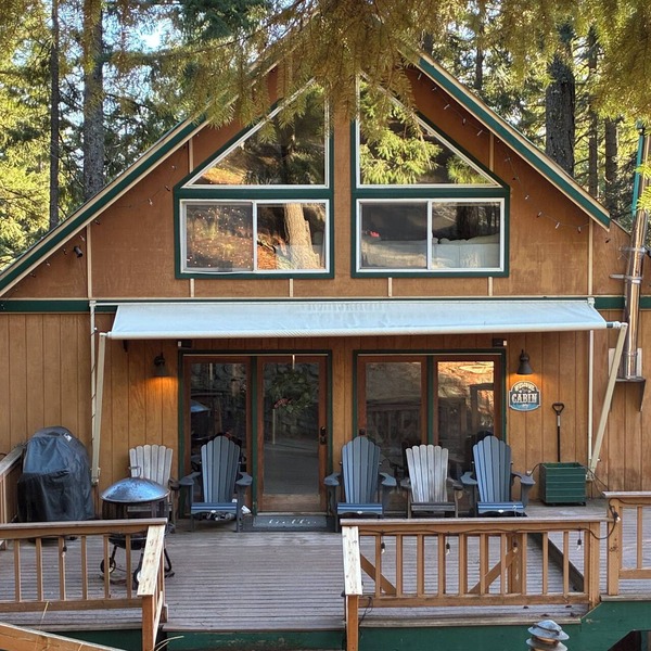 Cozy Evergreen Cabin