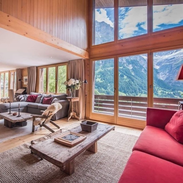 Cozy free standing Chalet with garden and amazing mountain views