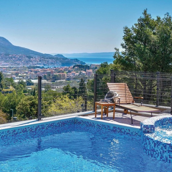 Cozy home in Split with private swimming pool, can be inside or outside
