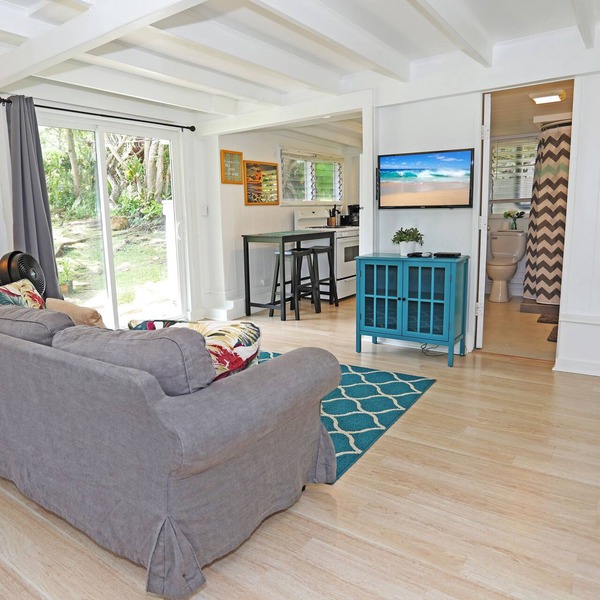 Cozy Kaaawa Studio with Mountain Views - 30 Day Min