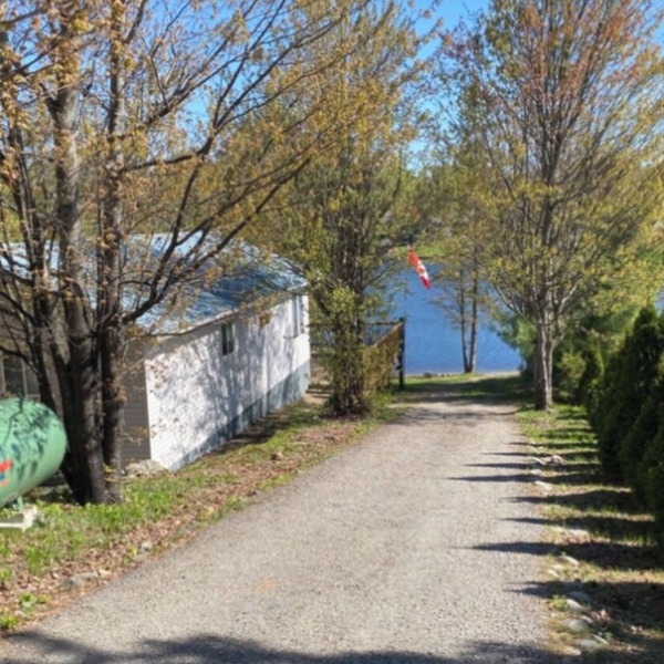 COZY LAKE FRONT COTTAGE ON NEPEWASSI LAKE