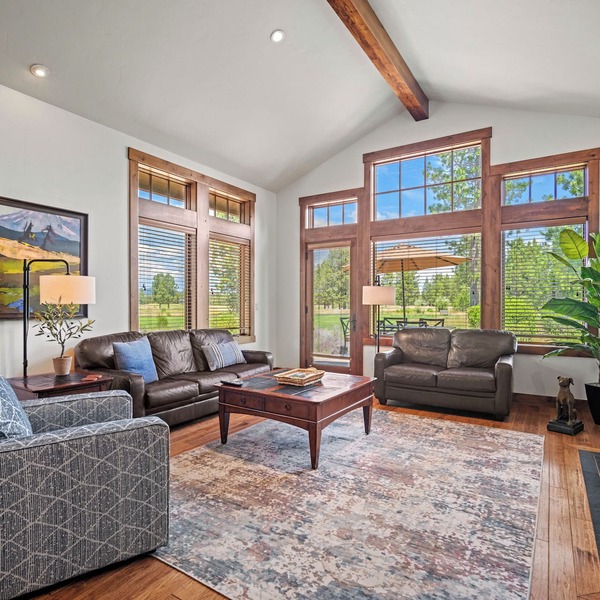 Cozy Luxe Cabin with Access to Exclusive Golf