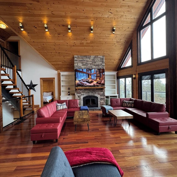 Cozy Luxury Cottage for Rent on a semi-island! Pet Friendly! Don’t Miss it!