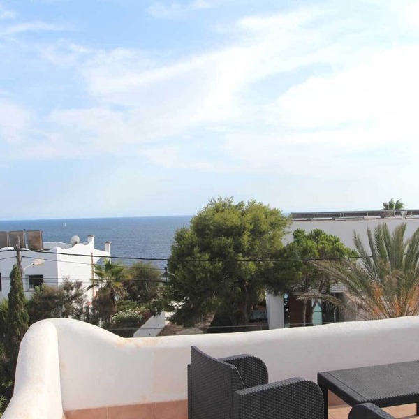 Cozy Mediterranean holiday home, just a few minutes from the sandy beach