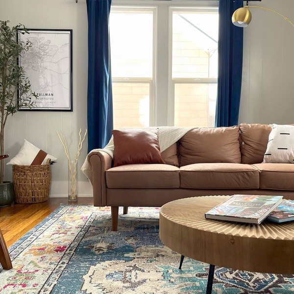 Cozy Modern Home Near WSU, Pet-Friendly, Fast Wi-Fi & Fire Pit
