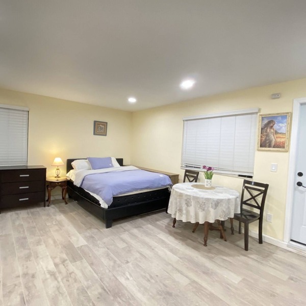 Cozy one bedroom studio newly remodeled