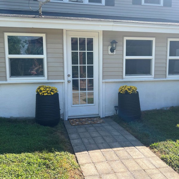 Cozy Oswego River Area Basement Suite Sunroom & Hot Tub in Phoenix NY