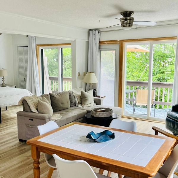 Cozy Pet-Friendly Studio! Land of Oz ! Festivals!
