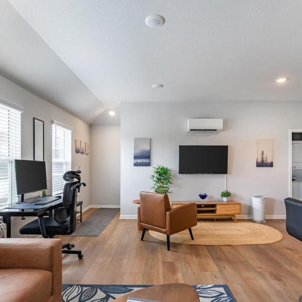 Cozy Private APT 1BD 1BA, WD Close to Airport, COTA, Tesla HQ