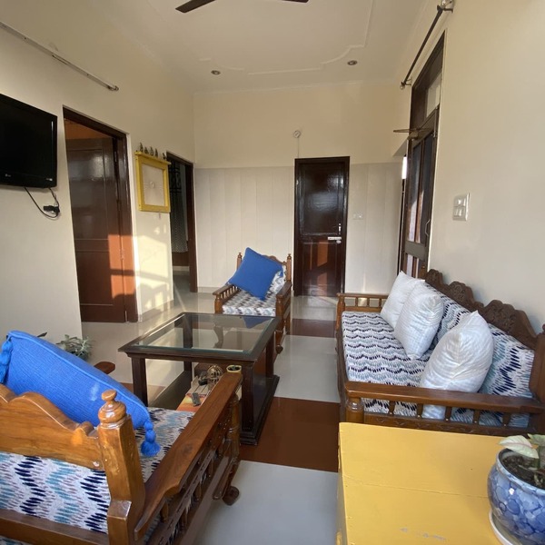 Cozy & Private, Entire floor in Panchkula