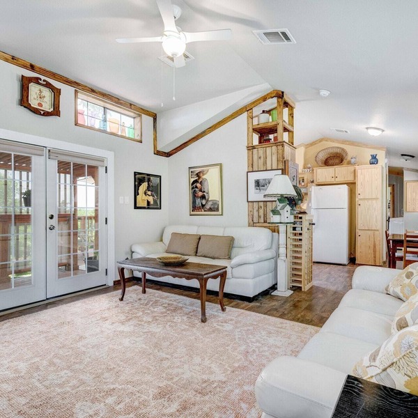 COZY, RIVER-FRONT CABIN, GATED, PRIVATE, ROMANTIC AND UNIQUE