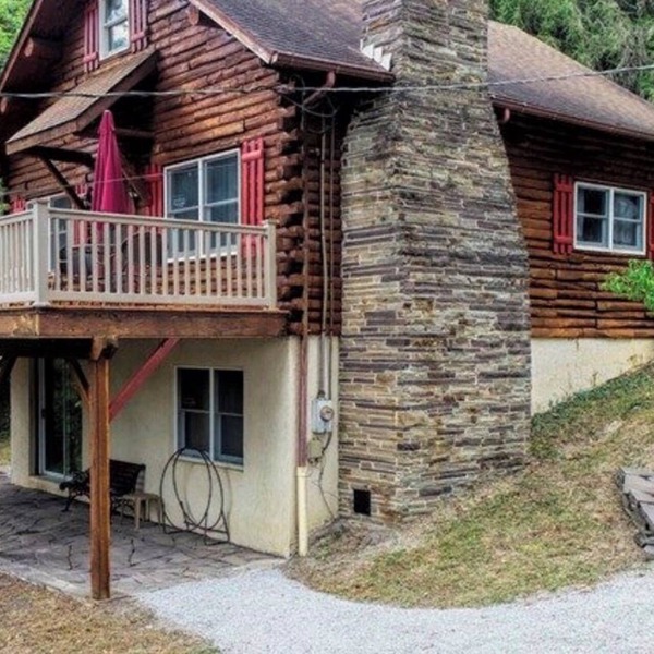 Cozy Rustic Log Cabin minutes to Raystown Lake, 7 Points boat launch.