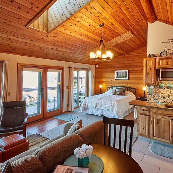 Cozy Schroeder Studio w/Deck on Lake Superior