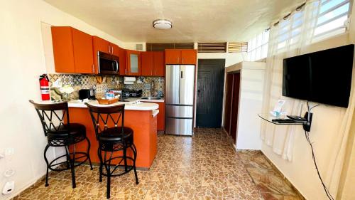 Cozy Studio Retreat with Private Parking and FREE Laundry