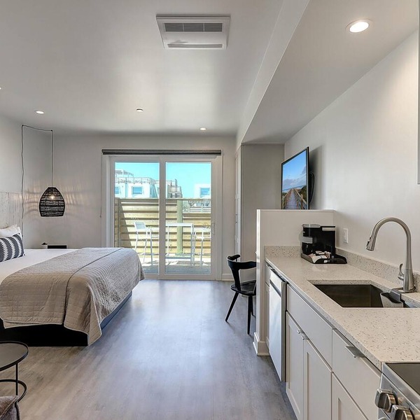 Cozy Studio w/Private Patio, Private Walkable Beach Access & On-site Pool!