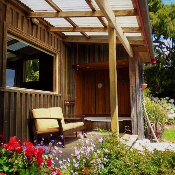 Cozy studio with outside bath tub