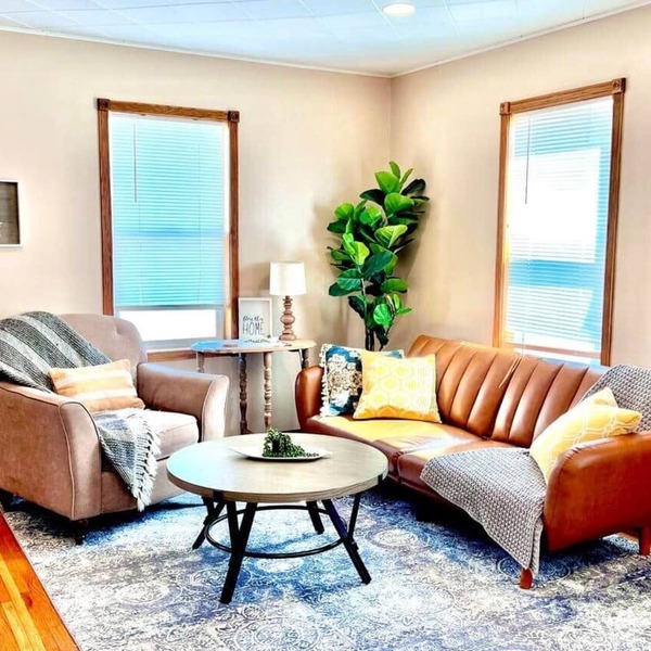 Cozy & Stylish Retreat {Pet Friendly}