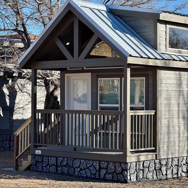 Cozy Tiny Home with Loft - Sleeps 6 #25C-D