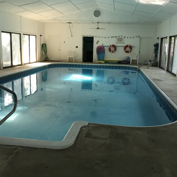 Cozy Tiny Home with Private Pool during warm months