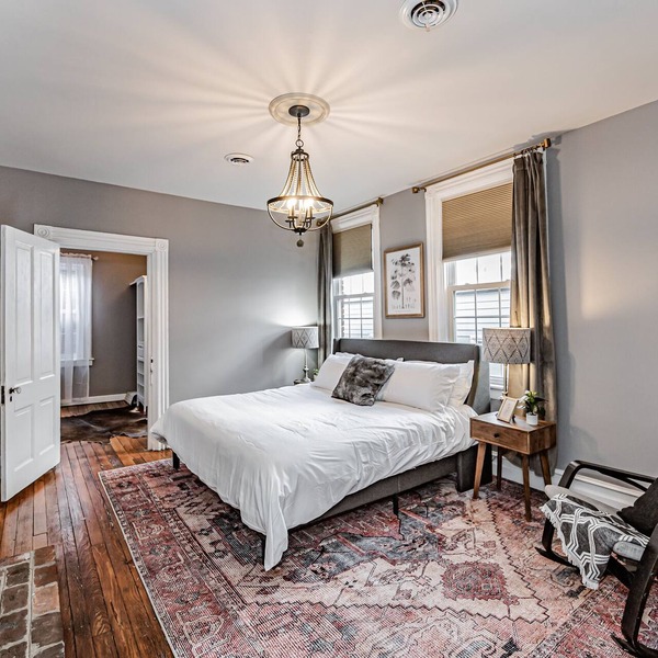 Cozy walkable downtown retreat, 3 minutes to VCU