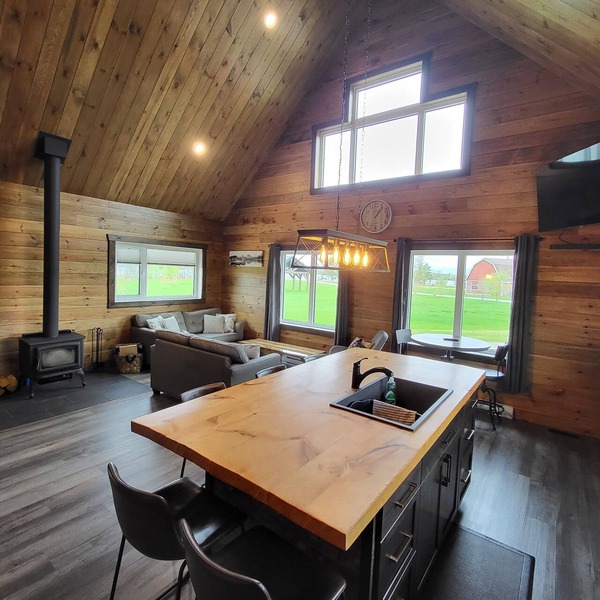 Cozy Waterfront Cabin on 20 Acres!