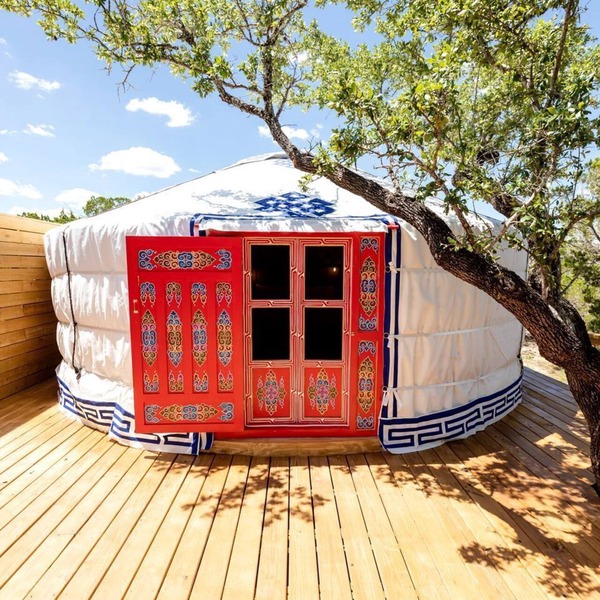 Cozy Yurt with Hot Tub Surrounded by Nature in Dripping Springs, Texas