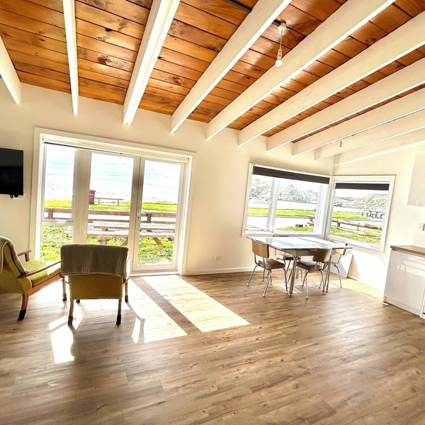 Crayfish Cove - Unsurpassed Water front location!