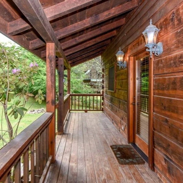 Creekside 2 Bedroom Cabin by RedAwning