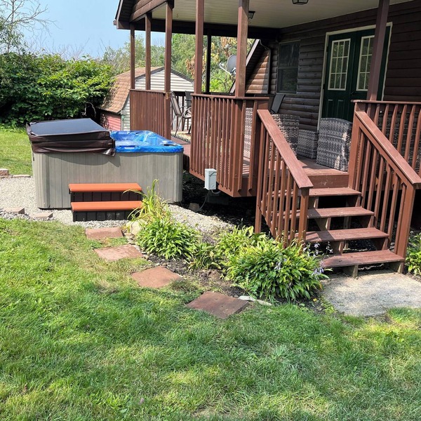 Creekside Cabin - Watkins Glen, Corning, Finger Lakes with Hot Tub