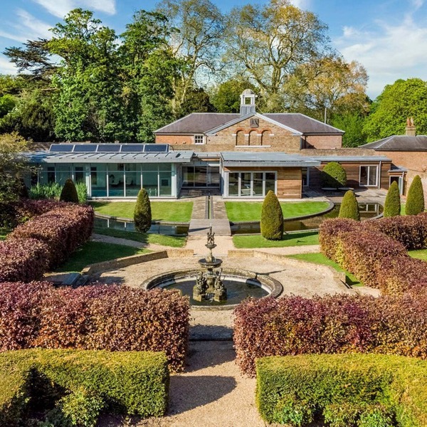 Crescent Mansion - Seven Bedroom Villa, Sleeps 16